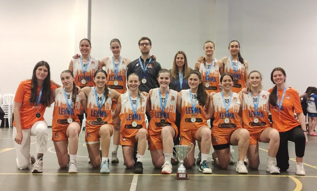 En <a href="/bccantera/">Cantera Basquet Coruña</a> se cuida el día a día. Semillas, no inmediatez. L@s que tienen prisa no están, se van.  A los mandos <a href="/Rubi_Vazquez_/">Rubén Vázquez</a>, el mejor! Si si, el mejor. Vaya recital! Tremendo!. Seguimos! 👷🧡