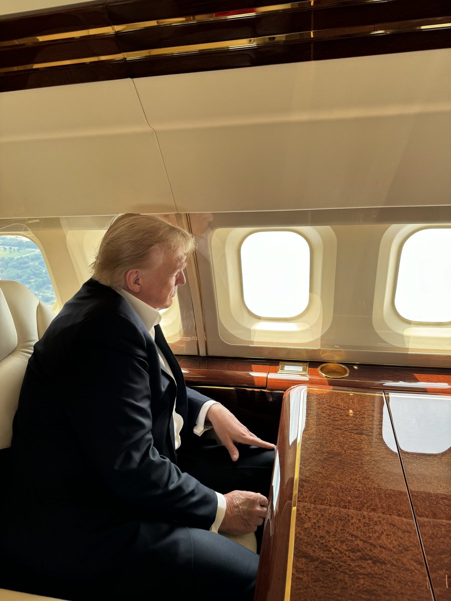 President @realDonaldTrump watches as Trump Force One flies over Charlotte Motor Speedway!

See you soon, Coca-Cola 600 🇺🇸