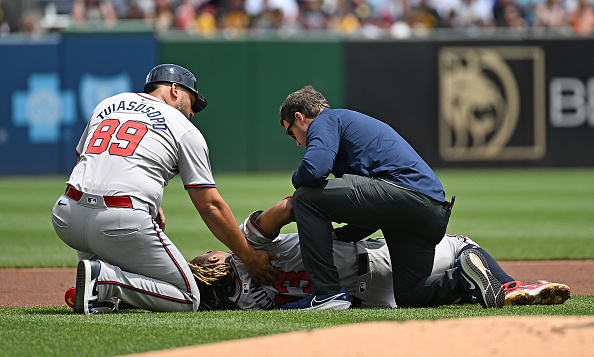Braves Manager Brian Snitker tells @mlbbowman & @JustinCToscano the latest on Ronald Acuna Junior's injured knee: 'it's a holiday weekend, we'll have to wait for imaging tomorrow, but we're obviously concerned.'