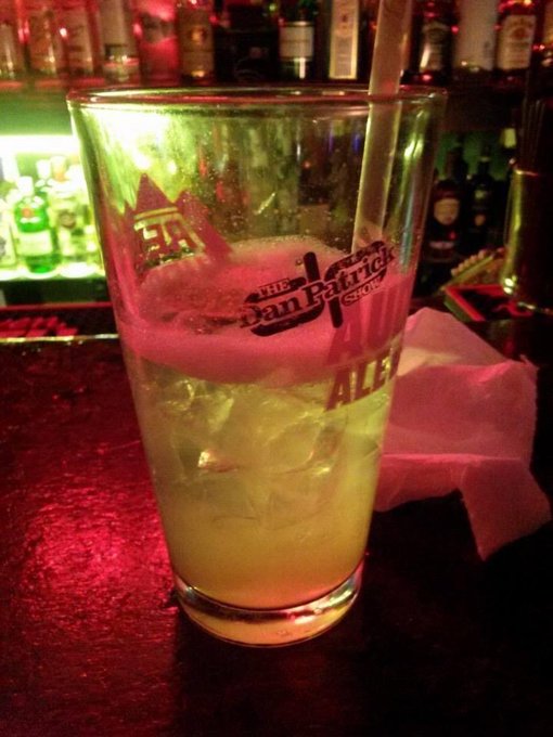 おっかしいな、マルガリータってこのサイズですよね&hellip;🤔 https://t.co/lQr4YwJU9I