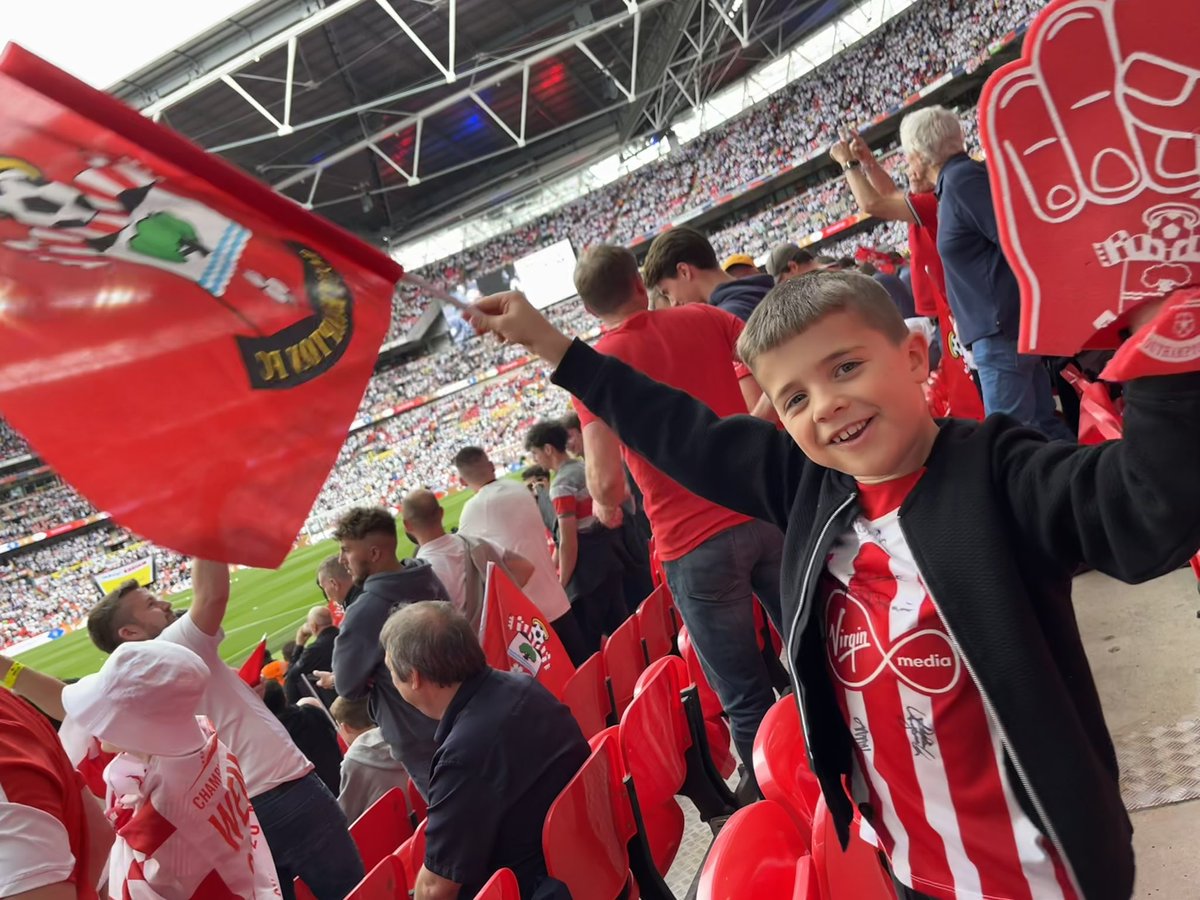 Great day out, great company &amp; a great win!!!  <a href="/StevenDavis8/">Steven Davis MBE</a> <a href="/SouthamptonFC/">Southampton FC</a>