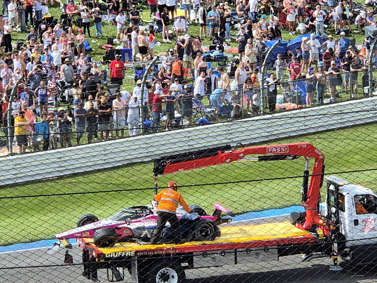 Robbin348's tweet image. #indy500