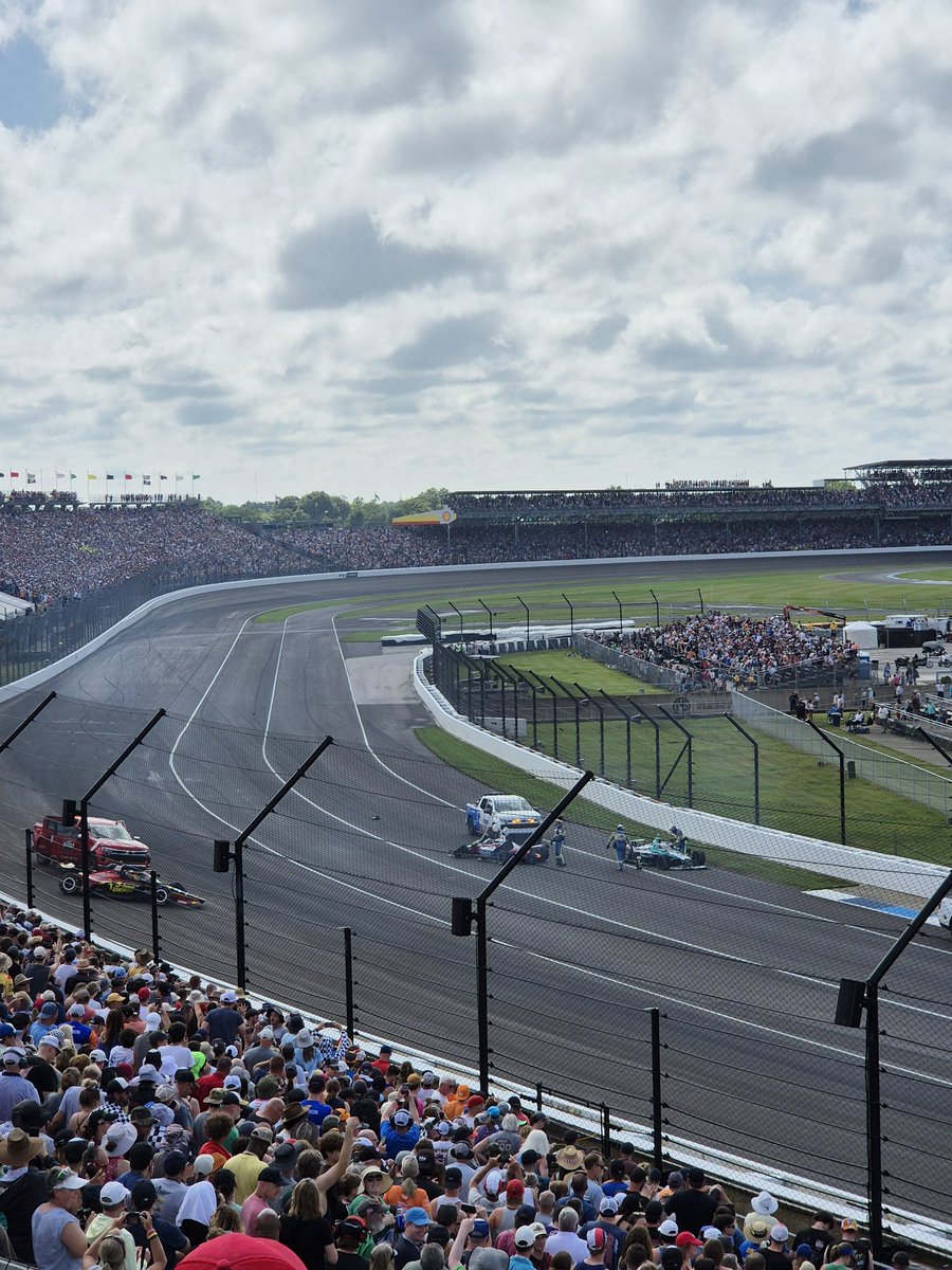 Robbin348's tweet image. #indy500