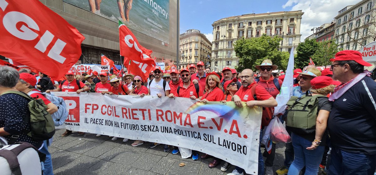 f_frabetti's tweet photo. #laviamaestra #napoli25maggio2024
#ServiziPubbliciEssenzialiperCostituzione #fpcgilrietiromaeva @collettiva_news https://t.co/zCprBWD4eq
