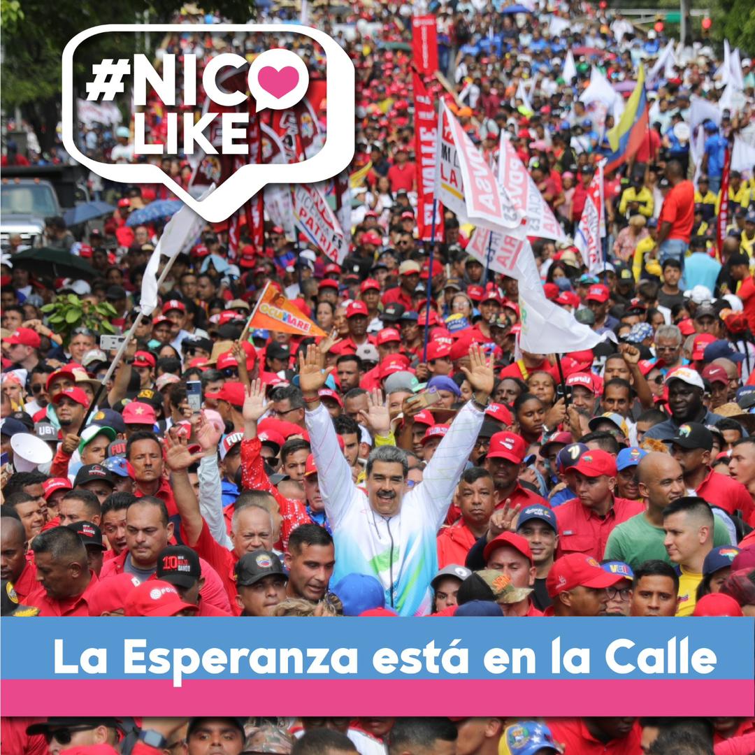 De cerca con el pueblo <a href="/NicolasMaduro/">Nicolás Maduro</a>, donde muchos no llegan, y ni se atreven 👊🏼 

Nicolás sinónimo de amor y lealtad ❤️

#NicoLike 
#LaEsperanzaEstáEnLaCalle 
.
.
.
<a href="/dcabellor/">Diosdado Cabello R</a> 
<a href="/jorgerpsuv/">Jorge Rodríguez</a>
<a href="/AdolfoP_Oficial/">Adolfo Pereira Gobernador</a>
<a href="/PartidoPSUV/">PSUV</a>
<a href="/JuanCSierraPSUV/">Juan Carlos Sierra</a>