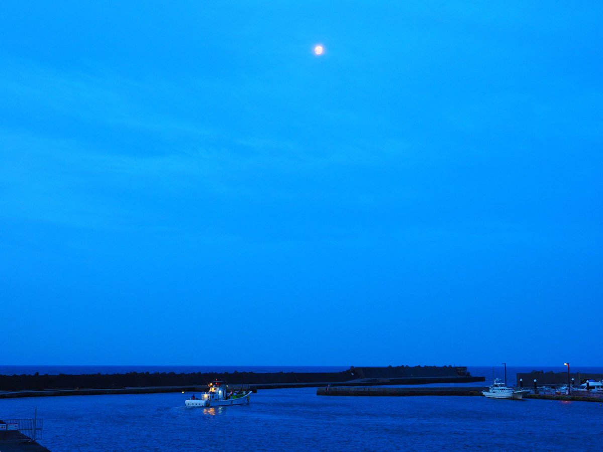 おはようございます
本日の平塚からの朝日
#朝日
#神奈川 
#湘南 
#平塚 
Date:2024.05.27