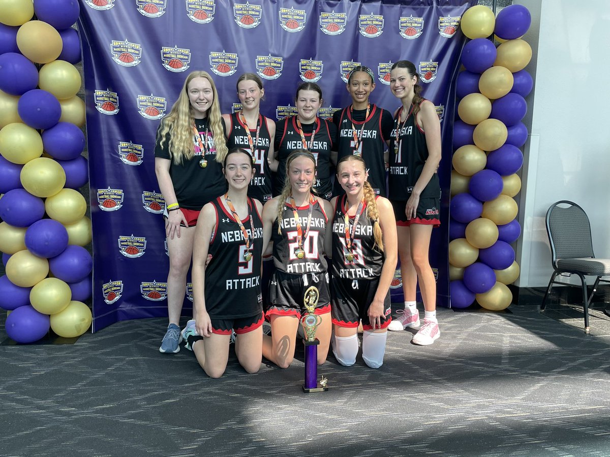Boom!!! 

17u Select taking home the trophy at the Midwest showcase.

Congrats ladies, So proud of you!

<a href="/CoachVince23/">Vince</a> you see what they did!!

<a href="/NebraskaAttack/">Nebraska Attack UAA</a> 

#hardworkpaysoff #attack