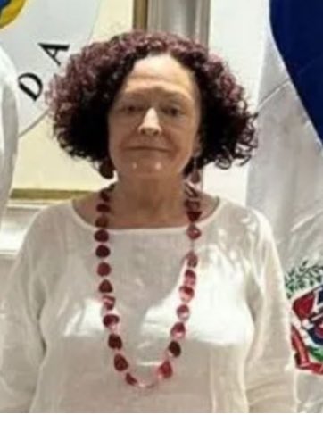 La abuelita petrista salió más ladrona que Olmedo López y todos los de la UNGRD. Se trata de Vilma Velásquez hermana de Iván Velásquez, la cual es cónsul en Haití. Hace un año que familiares de los exmilitares detenidos en ese país enviaron dinero y esta vieja se lo robó.