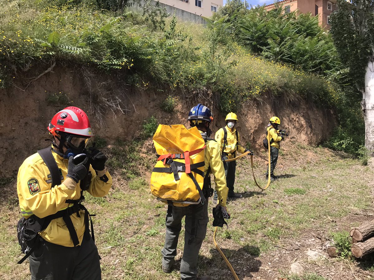 Diumenge 26/05/2024 Guardia amb molta activitat, maniobres , revissió d Hidrants a @aavvcanrial @aavvmasdengall , practiques per als nous conductors de la nostre BRP a #esparreguera @esparreguera @sfadfcat @agentsrurals @dibacat @fadfbllobregat