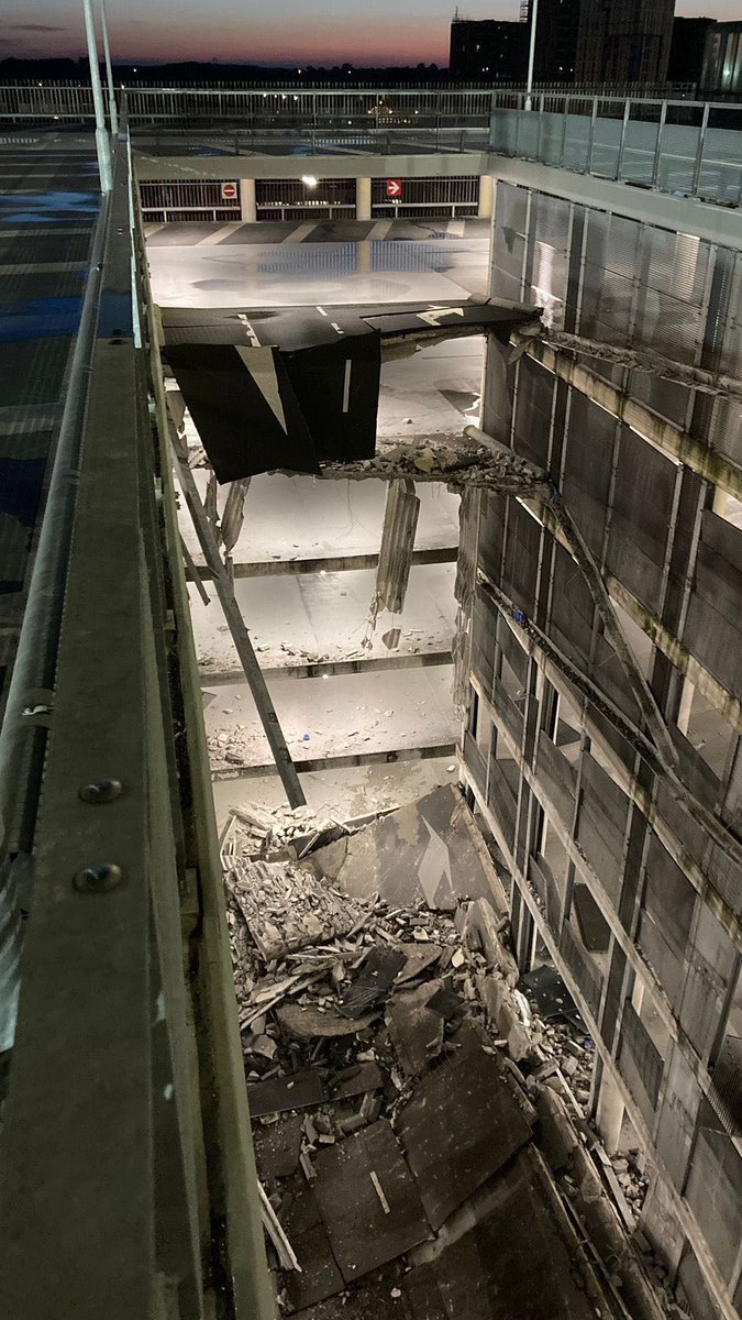 Sint Antonius Ziekenhuis #Nieuwegein meerdere hellingbanen ingestort