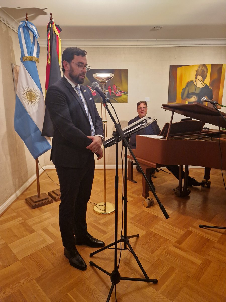 Die Party zum argentinischen Nationalfeiertag war wie immer ein großer Erfolg, mit traditioneller Musik und Churrasco!  Enhorabuena!