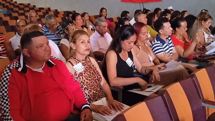 En la Conferencia Municipal 22 Congreso de la CTC en Campechuela participa el Centro Universitario  Municipal dónde la profesora María Licea Reyes resultó electa como miembro del Comité Municipal y  seleccionada  Delegada a la Conferencia Provincial.  
#SomosUniversidadDGranma