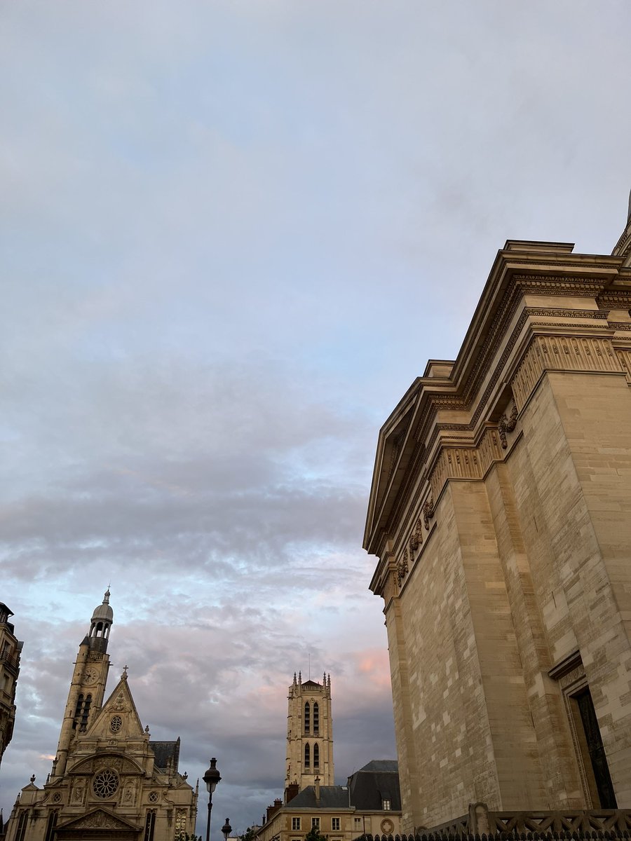 Soleil déclinant sur le Panthéon.