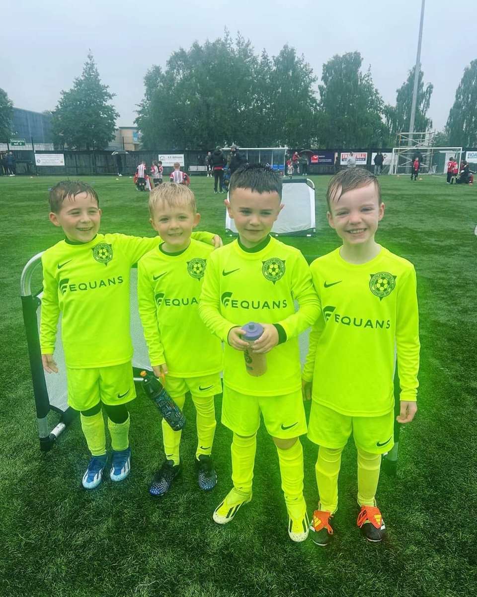 ThornAthleticFC's tweet image. 𝙒𝙀𝙀𝙆 𝙊𝙁 𝙁𝙊𝙊𝙏𝘽𝘼𝙇𝙇 ||

Our 2017s braved the rainy weather this weekend to #GetOutsideGetInvolved but still lots of smiles during the @ScottishFA campaign week!

#WeekOfFootball