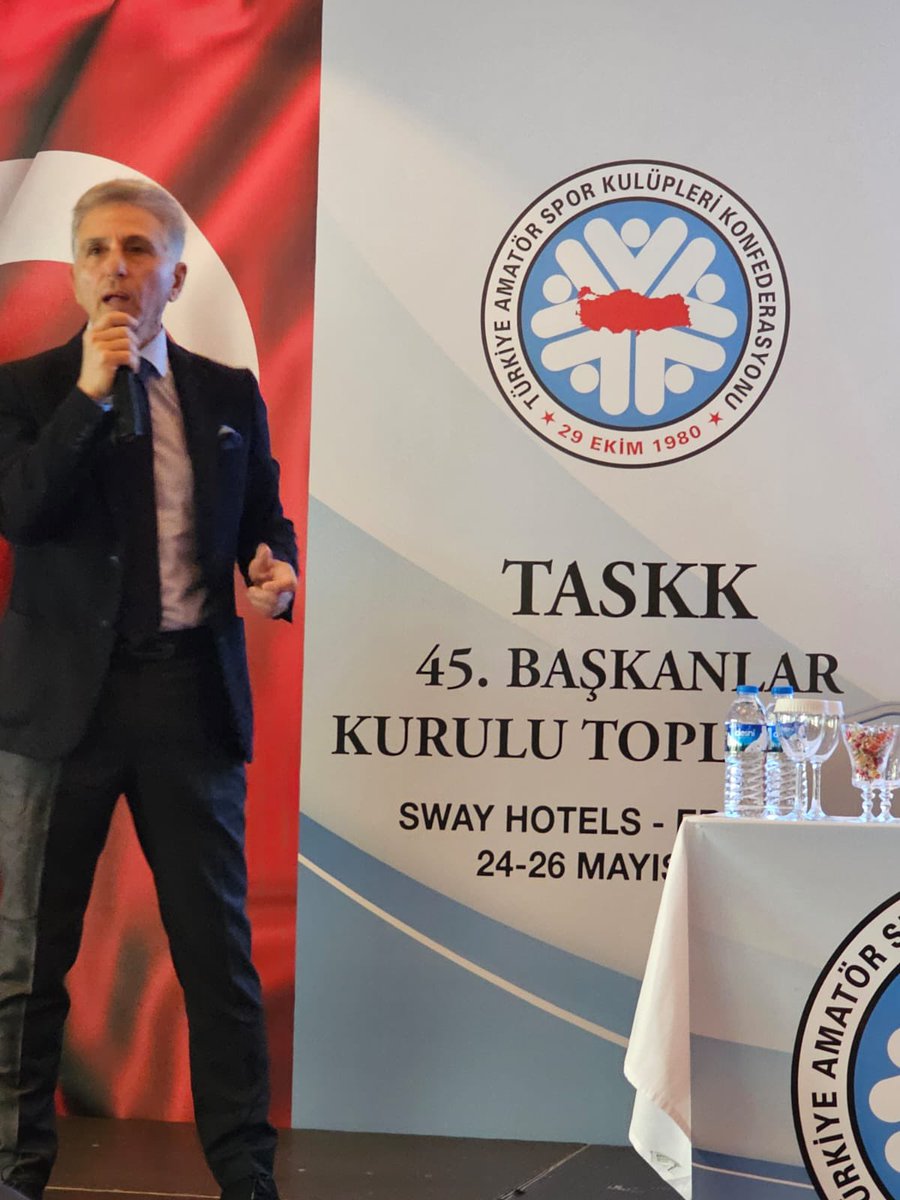 Erzurum ‘da TASKK(Amatör spor  Kul. Konfederasyonu)45. BAŞKANLAR Kurulunu yaptık.Gönüllü görev yapan 81 il Başkanıma  teşekkür ediyorum.En üst lige  toplumun ilgisini anlıyorum.Amatörlerde 140 bin maçın ve alt yapı şampiyonluklarını bilmeyen, spor adamlarını kınıyorum.<a href="/taskk_1980/">Türkiye Amatör Spor Kulüpleri Konfederasyonu🇹🇷</a>