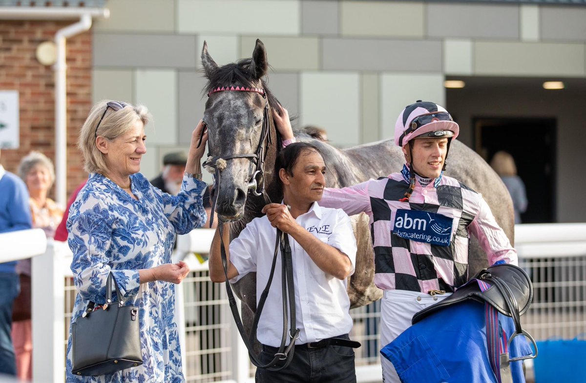 suziewomble's tweet photo. @johnsonhoughton https://t.co/LuWJHzPyYF
