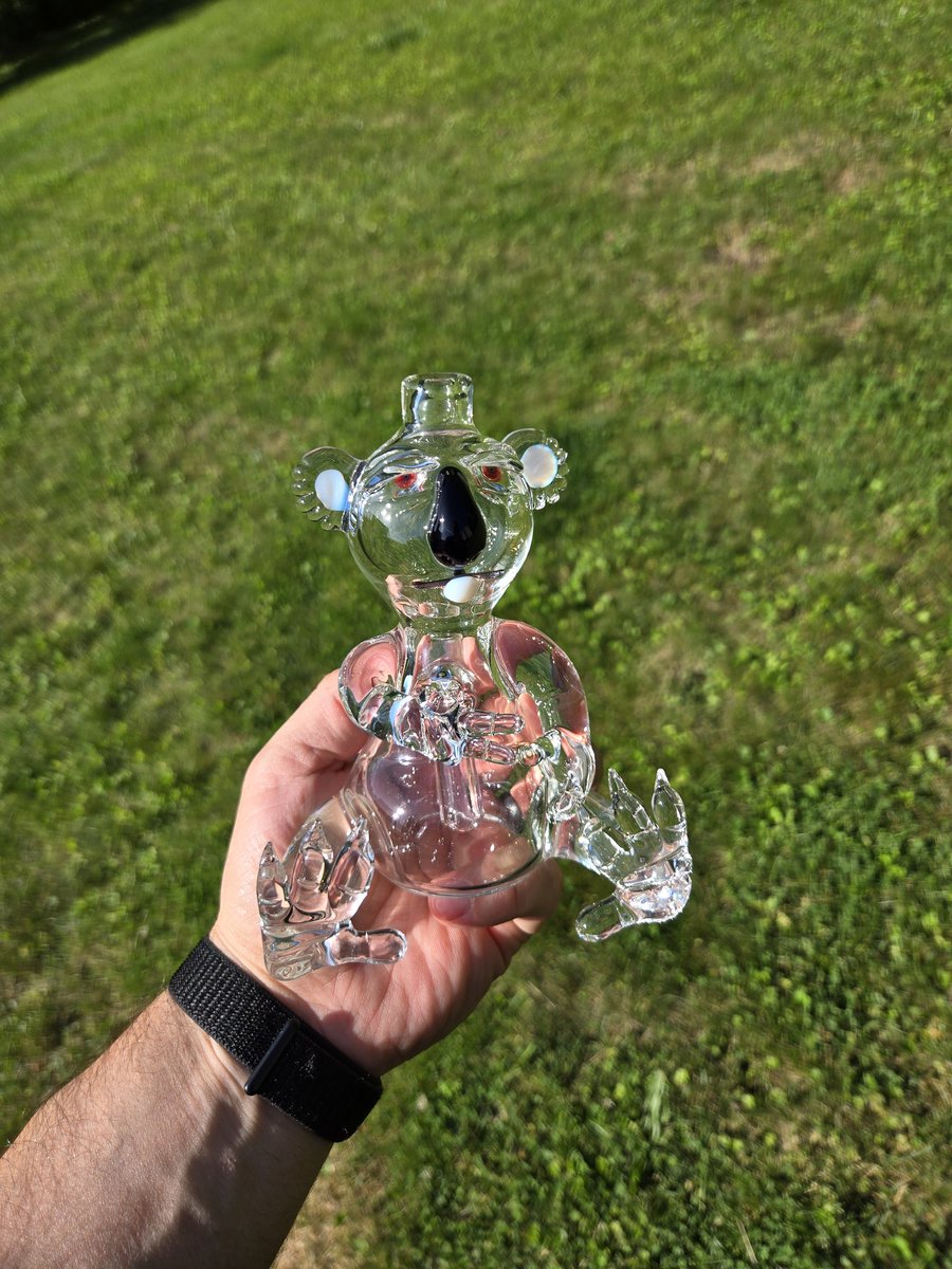 AaronUGlass's tweet image. First All Clear Koala, available exclusively through me. 14mm Direct inject 2 hole perc, signed, numbered and dated. Message to add one to your collection.  
Much love, thanks for looking!
✌️🐨💨