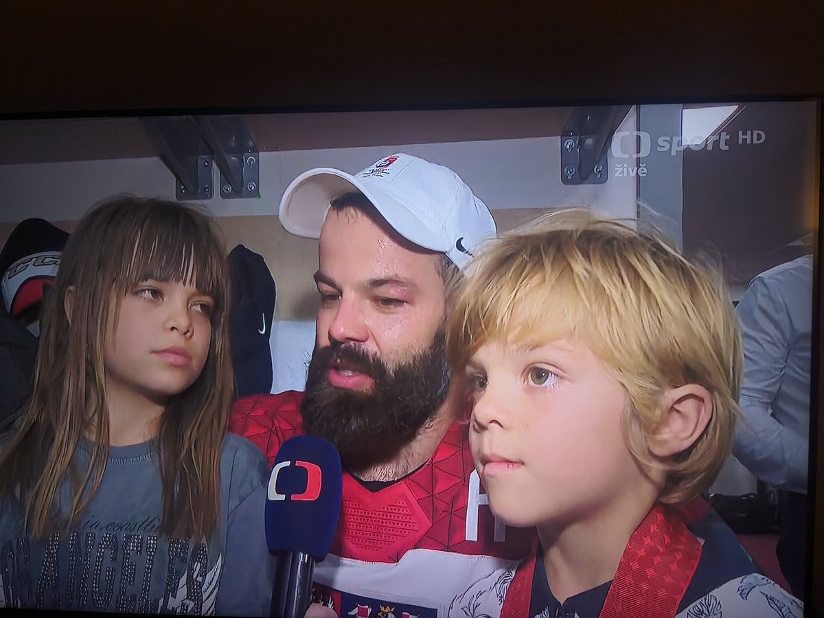 lukenukem78's tweet photo. Radko Gudas a jeho děti 🔝🔝🔝
#borec https://t.co/f9XxvVgXGJ