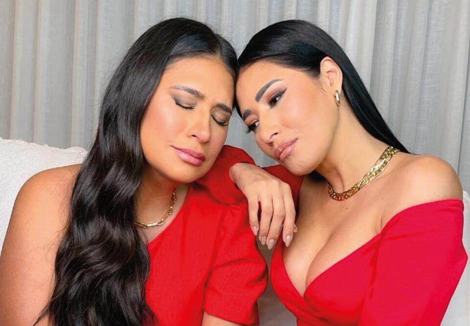 ObsFamosos's tweet image. #Simaria revela como anda a convivência com Simone | is.gd/3bTn4R
#Destaques #SimoneESimaria