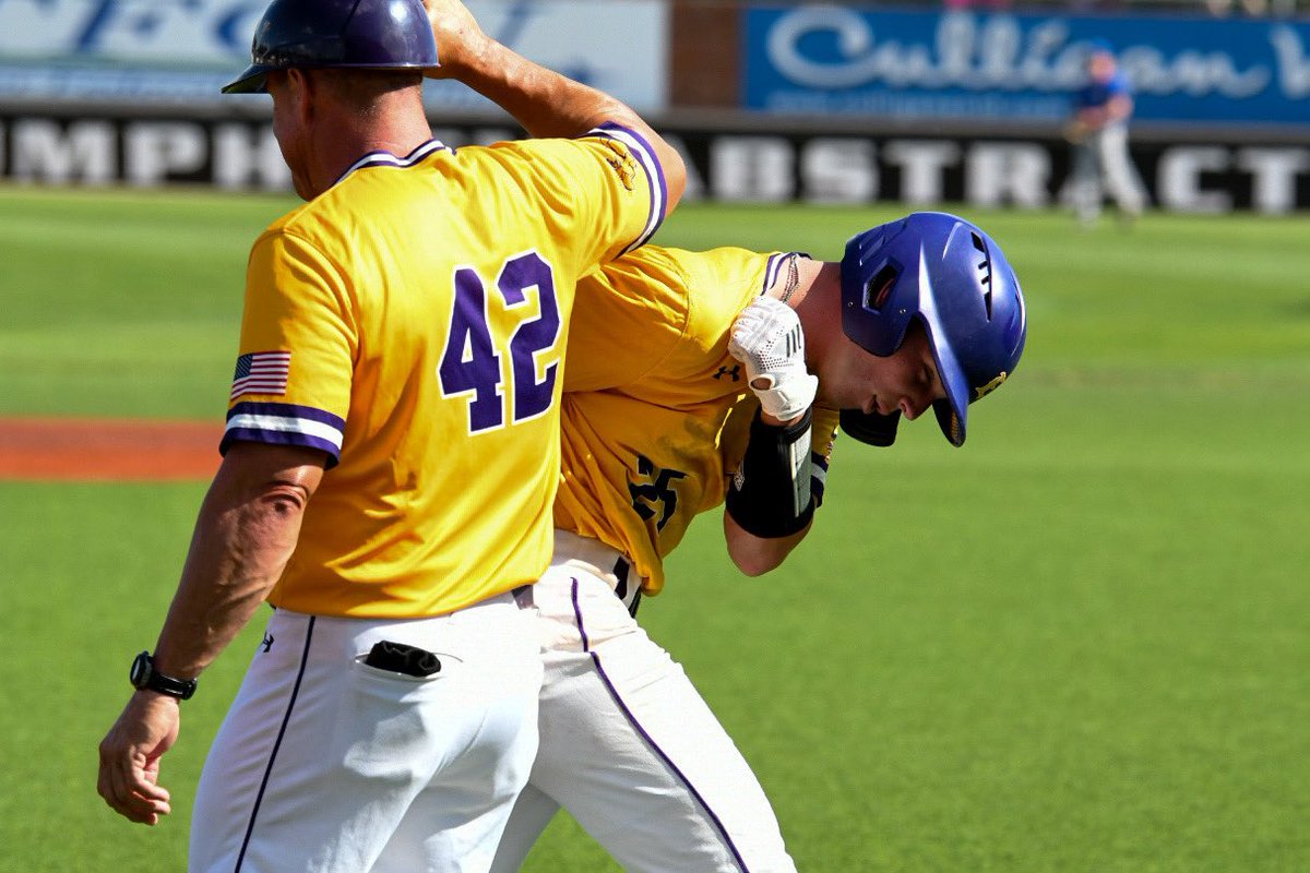 LSUEBengalsBSB's tweet photo. Dupuy Adds A Dinger

Alex Dupuy adds to the LSU Eunice total with an opposite field solo home run to right field in the third inning.  The Bengals extend their lead over Kellogg to 8-0 after three innings.

#DCCS
#GeauxBengals https://t.co/LzZAurPgMi