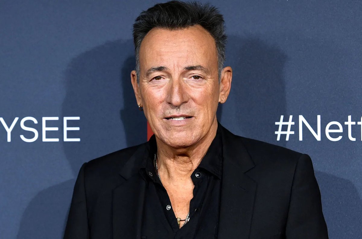 🚨Bruce Springsteen calls Trump’s Presidency a “nightmare”, urging Americans to vote against Trump!

What’s your reaction?