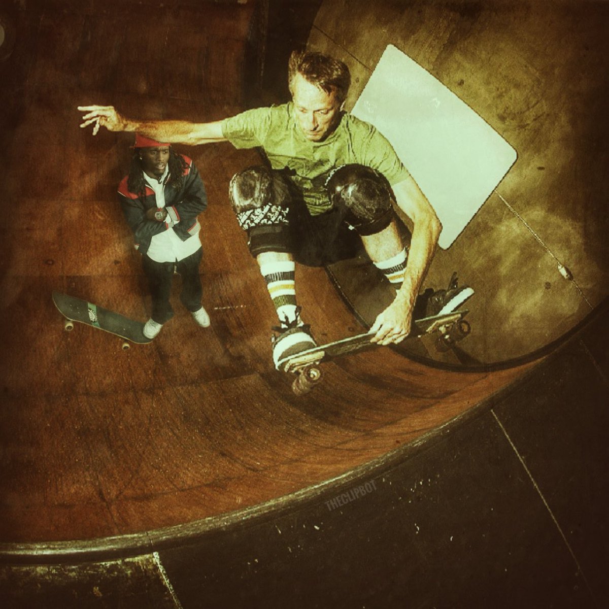 TheClipBot's tweet image. Kai Cenat x Tony Hawk (Rare Photo) 🛹🔥