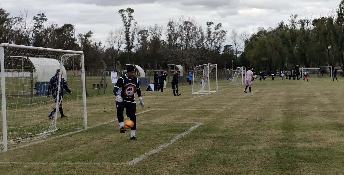SEyESec's tweet photo. Arranco el torneo de futbol de nuestro gremio y dijimos presente como todos los años , a nuestros compañeros y compañeras gracias por el compromiso y acompañar, para nosotros estos son espacios donde fortalecemos la unidad de nuestrxs trabajadorxs 💙⚽️💙
@Sergio_OrtizOk https://t.co/9hBF5mLYv6