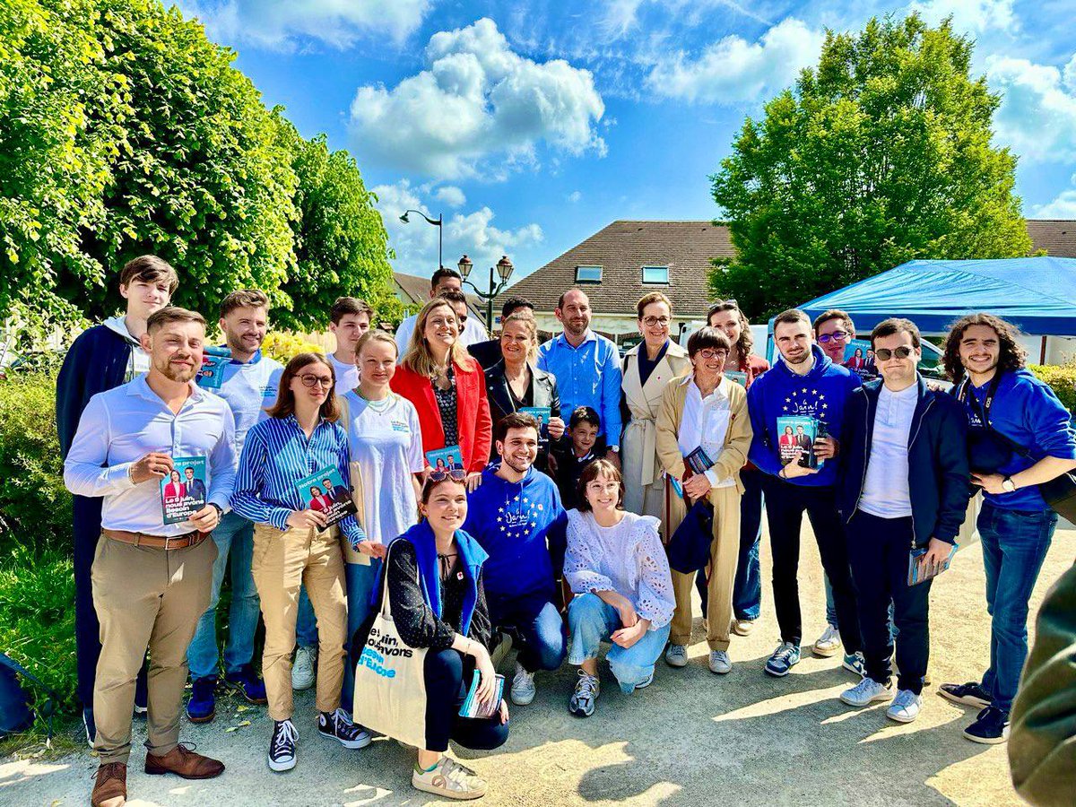 🇪🇺 Notre #EuroJAM avec les <a href="/JAMCVDL/">Les Jeunes avec Macron Centre-Val de Loire</a>, pour parler @BesoindEurope, s'est déroulé à Chartres ! 

👉 En résumé : 28 actions, de belles rencontres et de beaux échanges. En présence de <a href="/guillaumekasba/">Guillaume Kasbarian</a> <a href="/oliviagregoire/">Olivia Gregoire</a> <a href="/YaelBRAUNPIVET/">Yaël Braun-Pivet</a> <a href="/vdemontchalin/">Véronique de Montchalin</a> <a href="/fabienne_keller/">Fabienne Keller</a> <a href="/Ambroise_Mejean/">Ambroise Méjean</a>