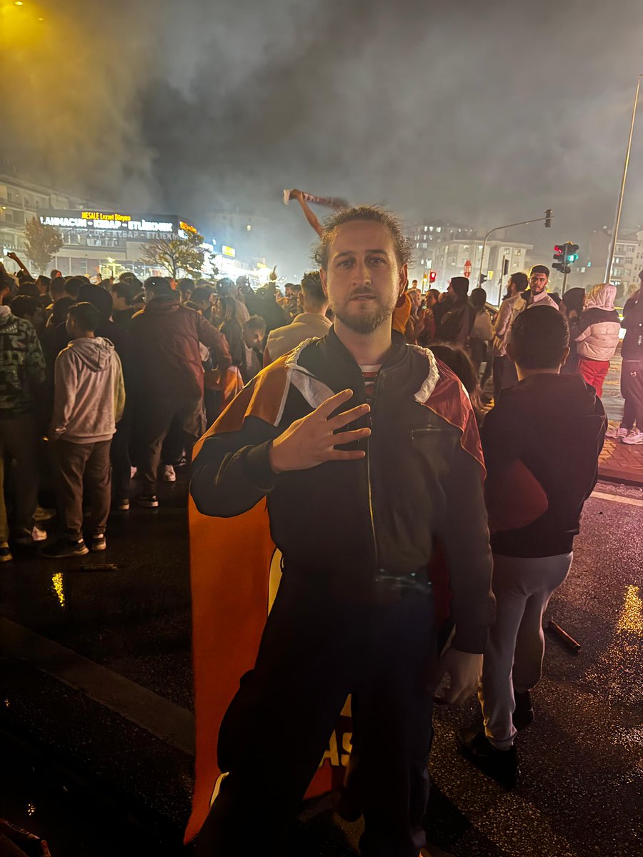 sagtwiix's tweet photo. Şampiyon cim bom bom’um ne istersen iste benden https://t.co/p4fFE4YZVm