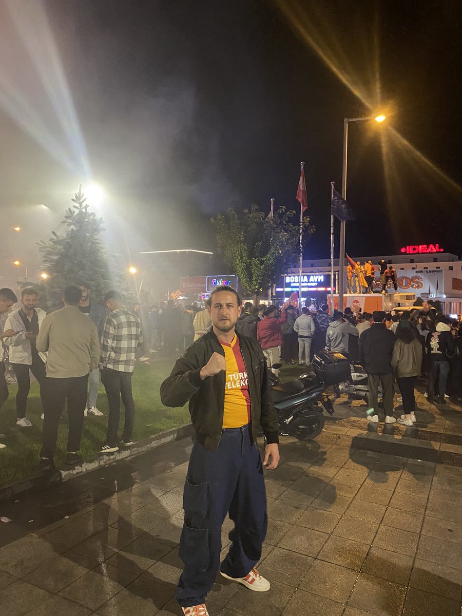 sagtwiix's tweet photo. Şampiyon cim bom bom’um ne istersen iste benden https://t.co/p4fFE4YZVm