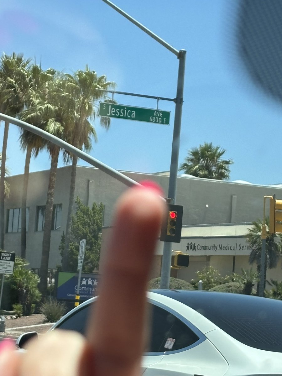 isabelsbast's tweet photo. went to jessica ave and everyone there hated u https://t.co/zIYpEXUsbg