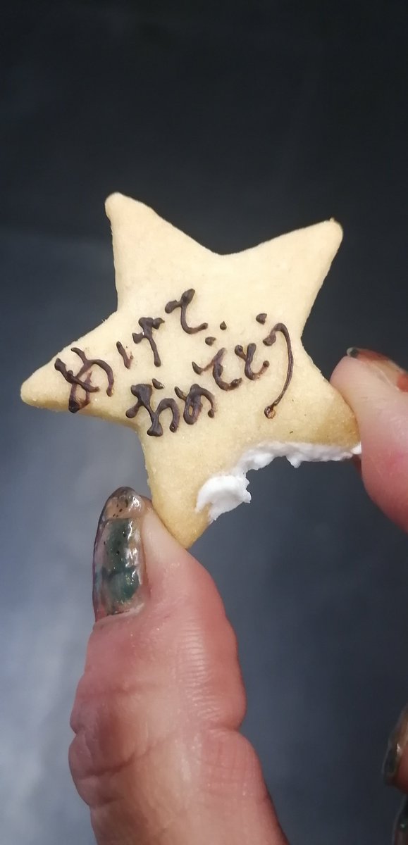 mekete2017since's tweet photo. ＃練馬大根一味 の ＃モノクロイド、無事終演致しました。史上最高の動員を記録したそうで、評判も最高でした。
お忙しい中お運び下さいました皆々様、心よりの感謝申し上げます。

からの！誕生日祝ってもらったー！
からの！！！家でも誕生日やってもらったー！！！
＃舞台はめけて
＃mickeyT https://t.co/n6zA3vz40a