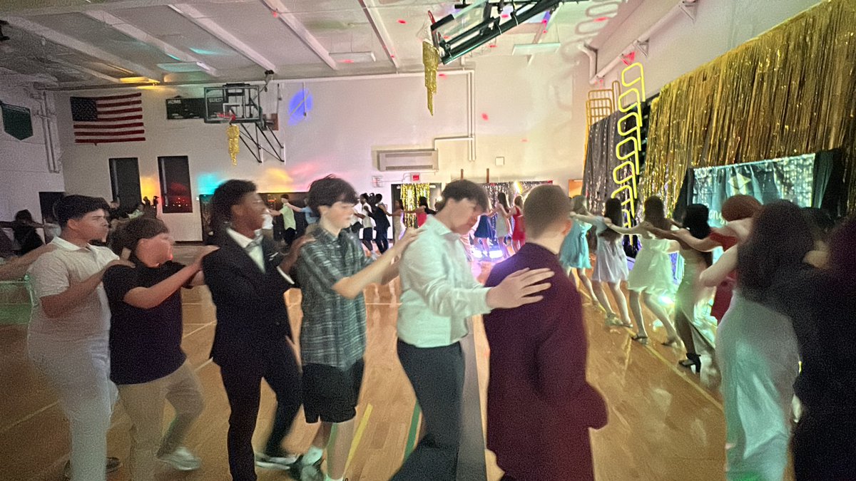 MrsDewes's tweet photo. LOVED seeing my students all dressed up and having a ball 🪩 at the 8th grade dance! SO much fun!!! 🤩💚 #lovethesekids #8thGrade #makingmemories #Classof2024 #BeEvergreen https://t.co/tsgKzsMyjA