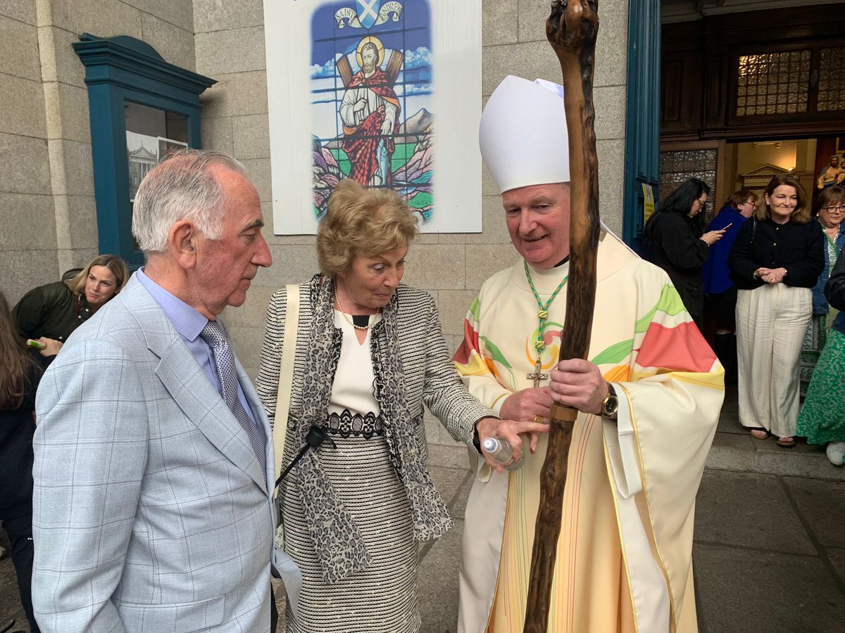 More photos following the beautiful #TrinitySunday Episcopal Ordination Mass in Saint Andrew’s Church, Westland Row, <a href="/dublindiocese/">Archdiocese of Dublin</a>, as the congregation welcomes the two new auxiliary bishops: <a href="/Bishop_Dempsey/">Bishop Paul Dempsey</a> and Bishop Donal Roche #AdMultosAnnos