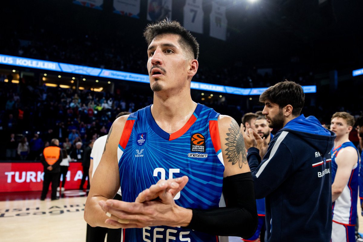 Anadolu Efes, Vincent Poirier ile anlaşmak üzere. ▪️Derek Willis ve Daniel Oturu’nun da takımda kalması bekleniyor. (Donatas Urbonas)