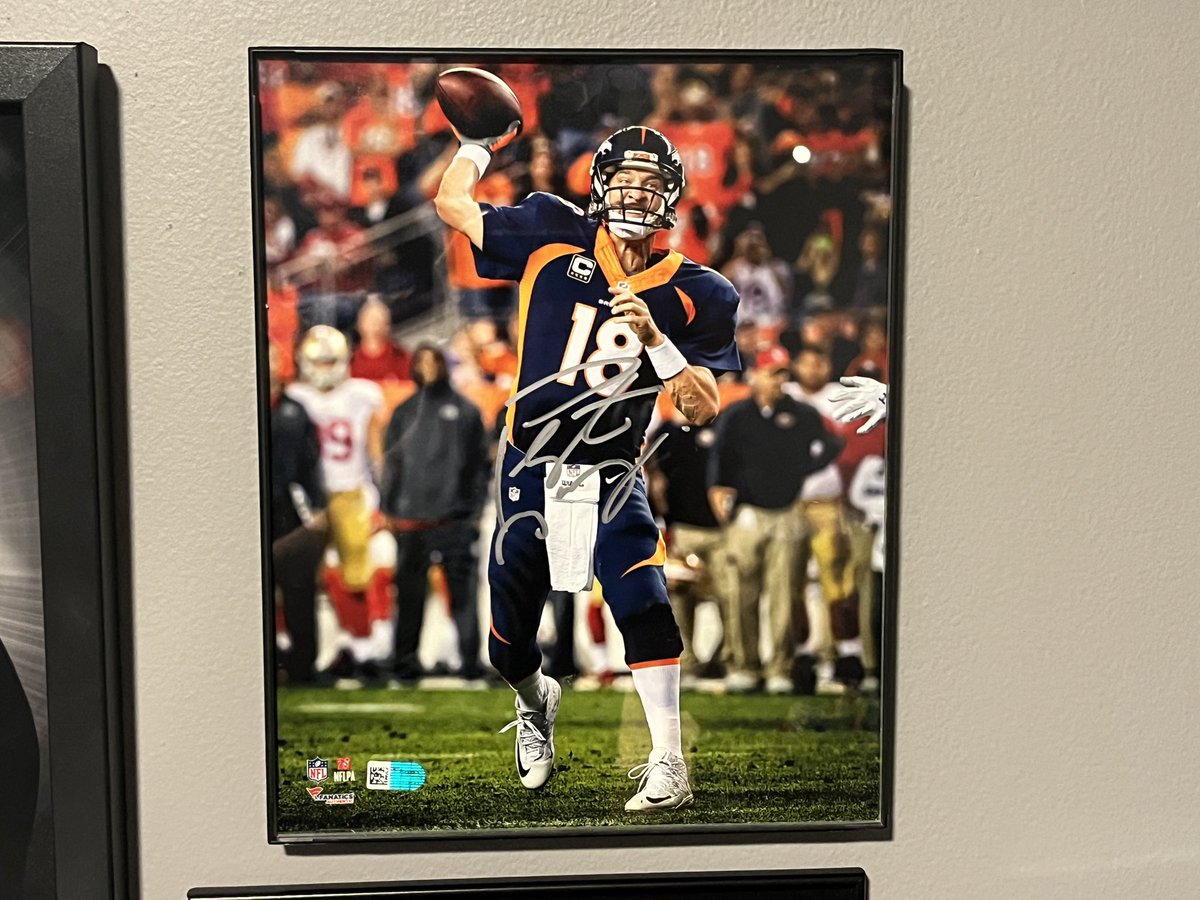 Peyton Manning Broncos Autographed 8x10 Fanatics COA $100 Shipped obo 📦 #NFL #NFLHOF #Fortheshoe #BroncosCountry #whodoyoucollect Tags & RTs appreciated! 💜 @UniqueFindsRTs @Nolacardtweets @SleepyCards_RT @stokesboyscards
