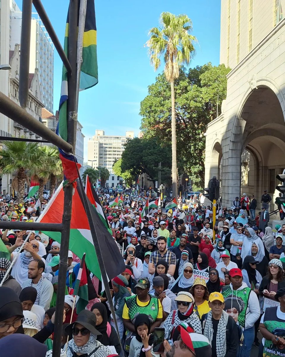 #GüneyAfrika’nın başkenti Cape Town’da Afrika Ulusal Kongre Partisi üyeleri ve destekçileri, diğer siyasi parti ve sivil toplum üyeleriyle birlikte #Filistin dayanışma yürüyüşünde bir araya geldi
#FreePalestine