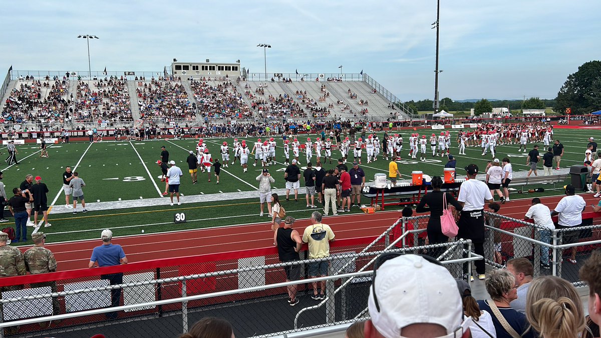 natefurrow13_'s tweet image. Let’s go Team MD!!!!! Let’s get a W #Big33 @psfcabig33 @Big33MD @CoachAbelDHS @CHCTouchdown @CoachSandora4