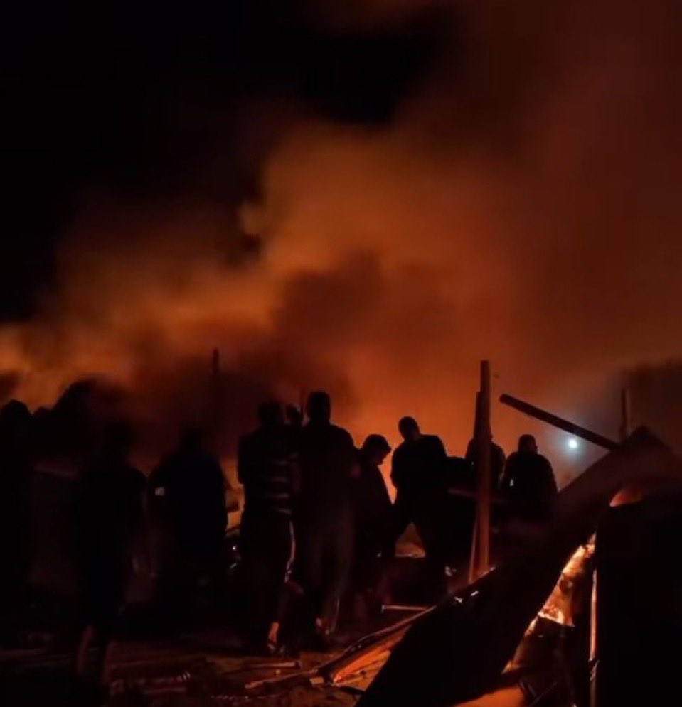 En dehşet korku filmlerinde bile kafası kopmuş yahut cayır cayır yanmış bir bebek göremezsiniz. Kurgu filmde bile! #RafahOnFire