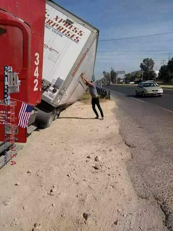 GIJOE6732's tweet image. That's when he said "just hang on a minute, I'll go get help",.......
#USXpress
#TruckerProblems
