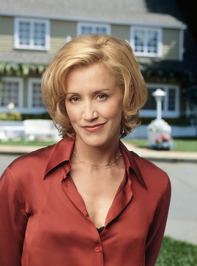 Coolness941's tweet photo. 3. Lynette Scavo (played by Felicity Huffman)

Pre-college admissions scandal Felicity was AMAZING as the overworked housewife and devoted mother to four rambunctious kids. I hope she leaves Tom down the line. He sucks. https://t.co/aX8hH8vKTX
