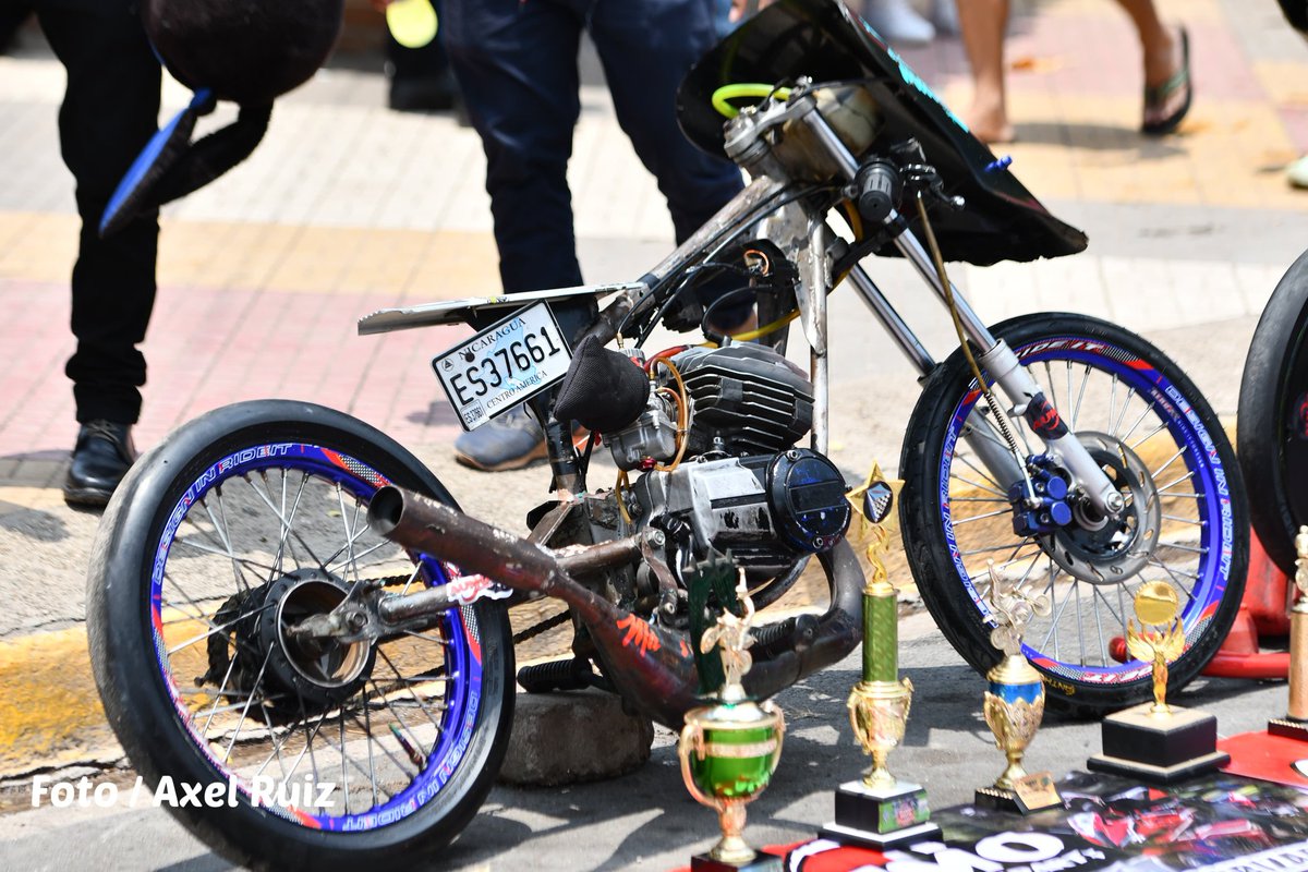 #Fotos|¡Esta tarde en el departamento de #Esteli se llevó a cabo la Exhibición de 🚘 Autos Modificados y competencia de 🔊 Car Audio y Tuning! 😎🚗🎶

#CarShow 
#CarAudio 
#Tuning