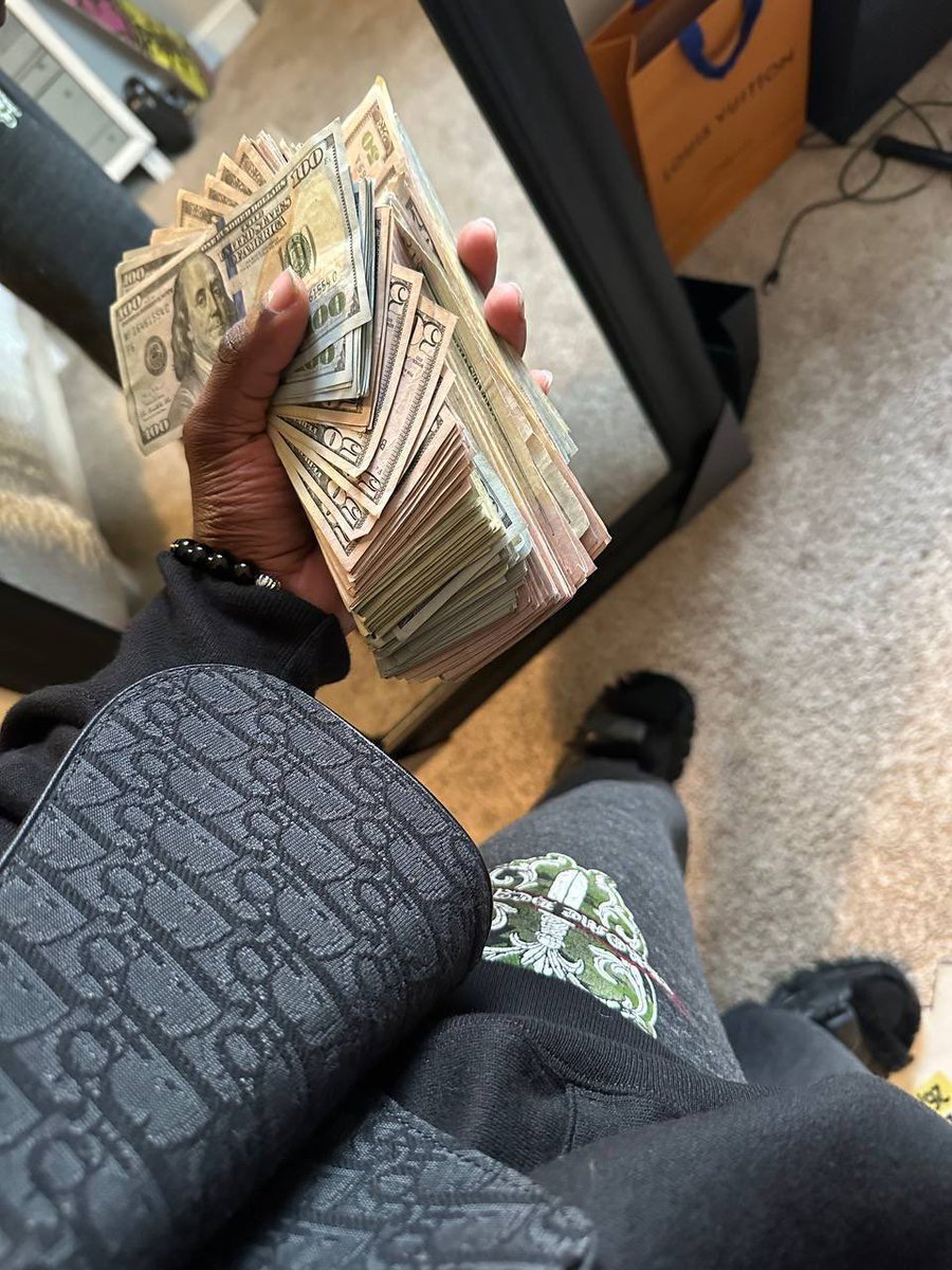 stackpacks01's tweet image. Keep cashing out 💰💰💰
My clone cards never disappoint 
Active now taking orders