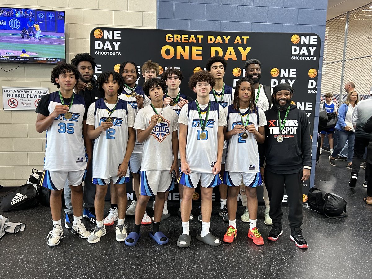 OneDayShootouts's tweet photo. 🇺🇸Congrats to Illinois Drive 15U Blue, 9th Boys White Champion at today's Memorial Day Classic!

🔥450 teams this weekend!

🏀NEXT UP: June 1-2 Spring Finale.
https://t.co/voqG6sqLV5 https://t.co/uWmcg8cHBL