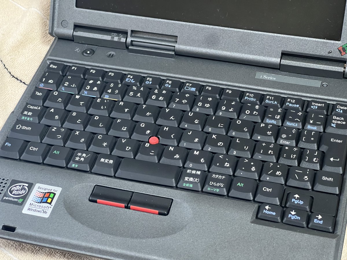 #ThinkPad信者  #ThinkPadLover  #ThinkPad 240X I1124

これがiseriesとの色の差。
Zは人気ありますよね！どこいったかな？
RS232C、RJ-11/45 XGAのZにはかなわないですが、
このFullDayバッテリー装備可能な240シリーズはフッ軽最強です。
