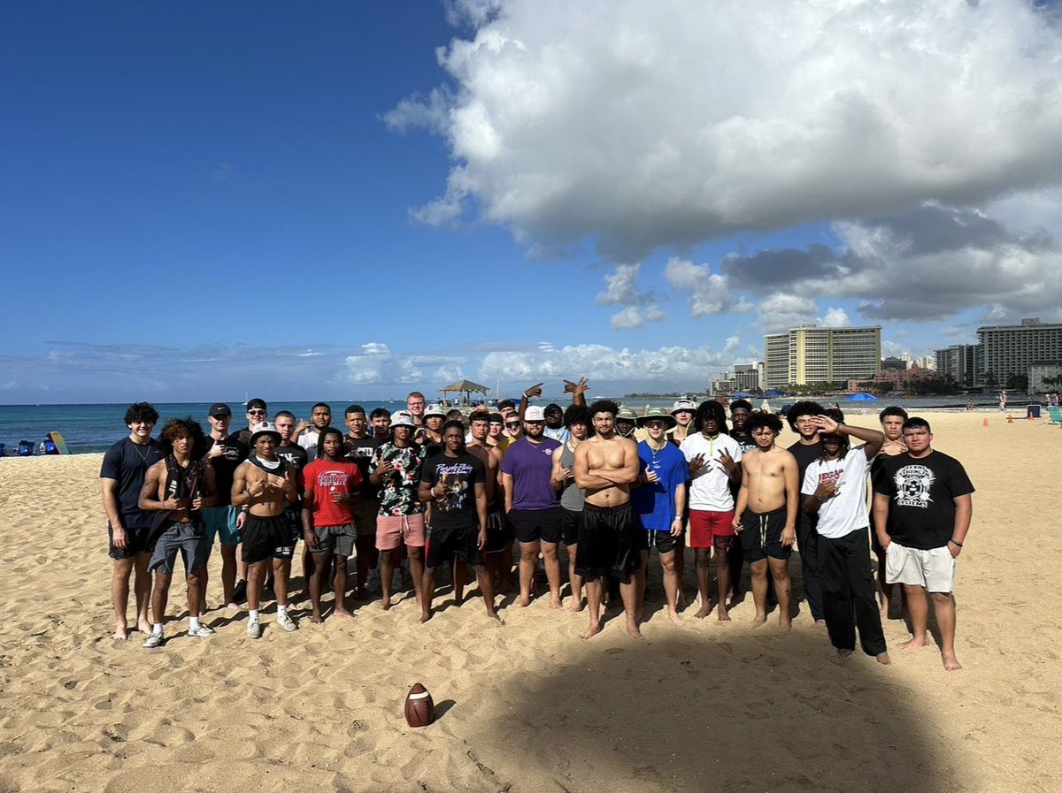 Hawaii Tiki Bowl tweet media