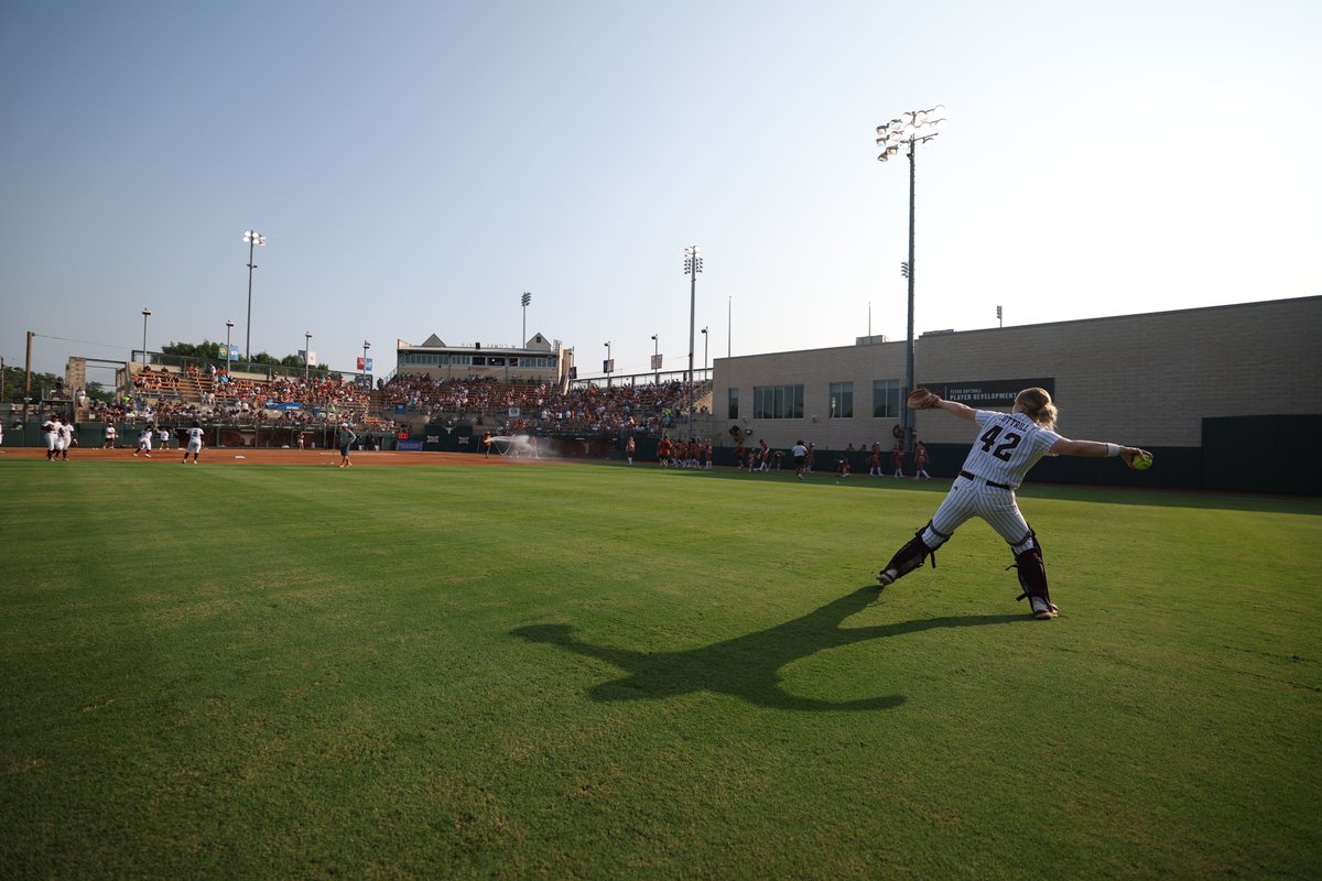 AggieSoftball's tweet photo. We're underway on ESPN2 👍

#GigEm https://t.co/N2gtwW7i16