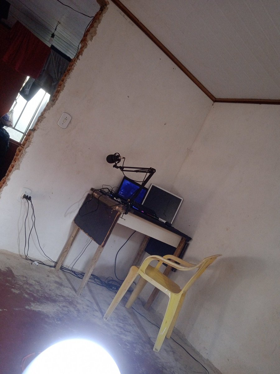 SpieltTruFace's tweet photo. i'm have about 1 year to get better things for my setup!! and this is how my setup is set!! im very proud #twitch #streamer #workhard #1yearofprogress https://t.co/4j2vDYuOMr