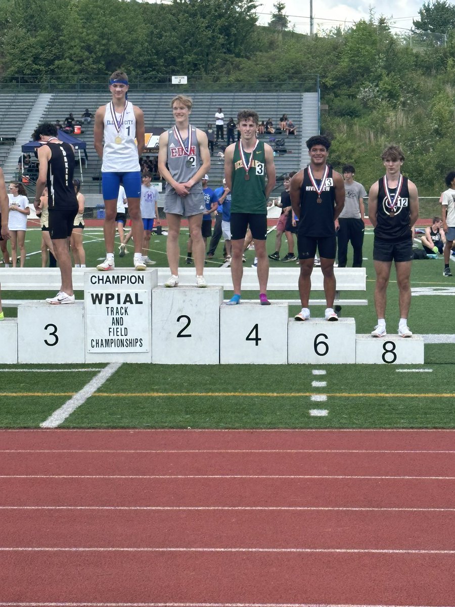 Congratulations to Zach Kruse who had a great high school career. We can’t wait to see what you accomplish at Monmouth University!
‘22 WPIAL 1600m medalist 
‘23 WPIAL 800m 5th
‘23 State 800m 7th
‘24 WPIAL 800m 4th place and state qualifier 
3rd fastest 800m in DL history: 1:57.50