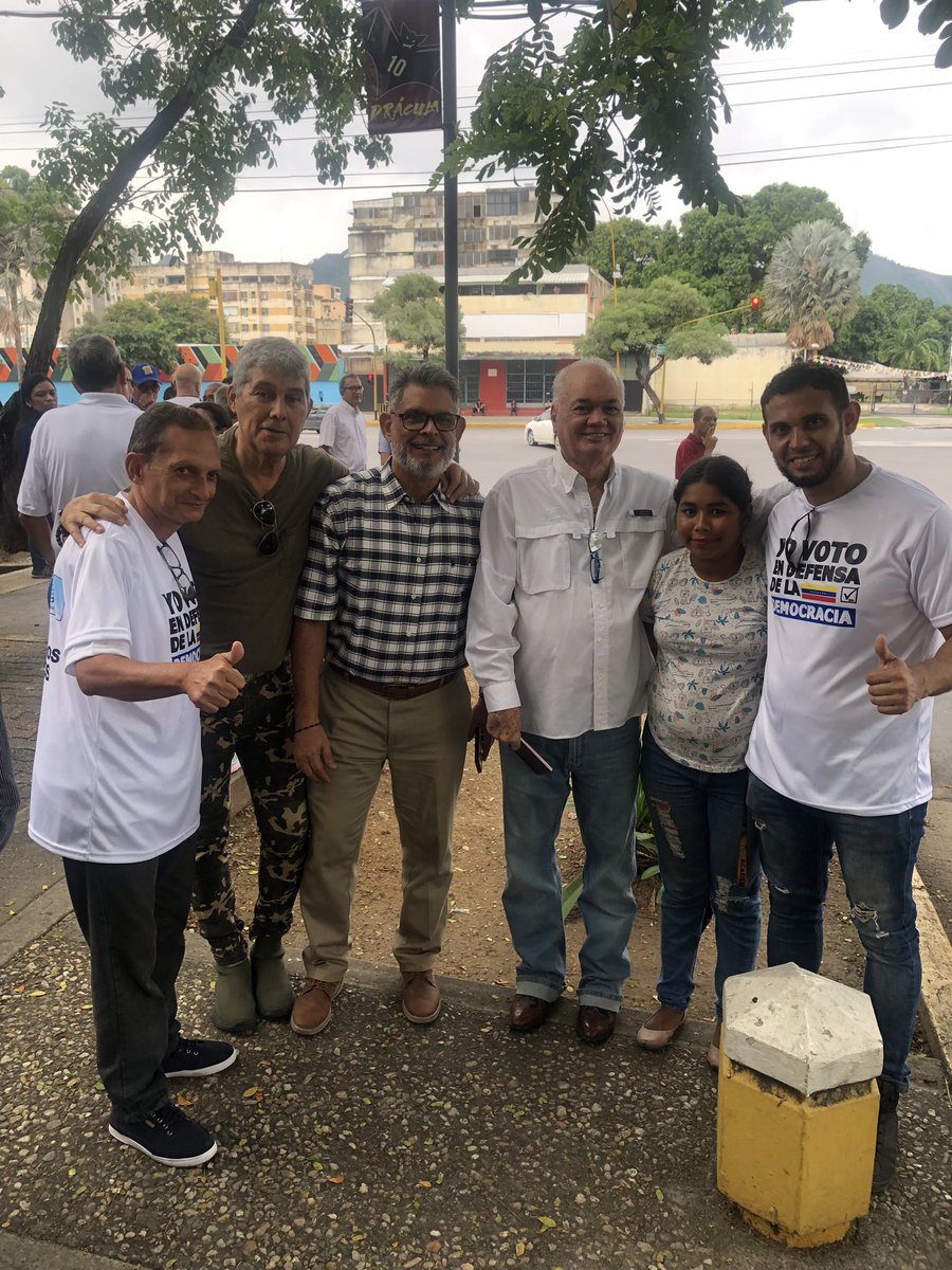 <a href="/CesCaraboboAD/">AD CARABOBO</a> Presente en la juramentacion del comando de campaña de la parroquia San Jose de Valencia, fieles a nuestra convicción Democrática, rumbo a la victoria de <a href="/EdmundoGU/">Edmundo González</a> este 28J, aquí estamos y aquí seguimos